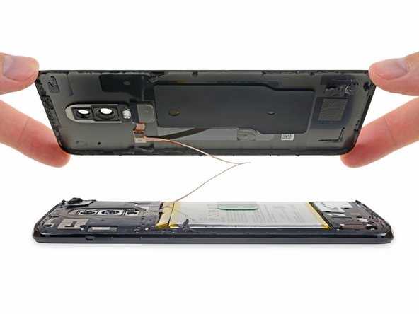 démontage de la batterie oneplus 6 01