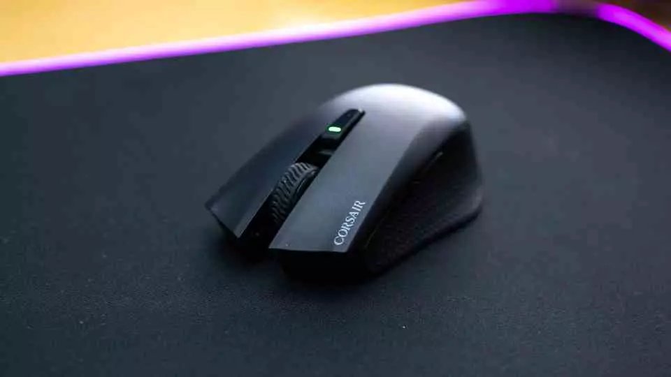 Souris sans fil compacte sans fil Corsair Harpoon RGB