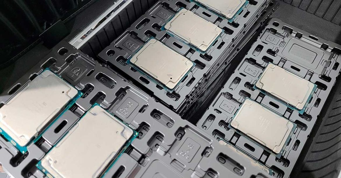 Intel-Sapphire-Rapids-In-Field-Scan