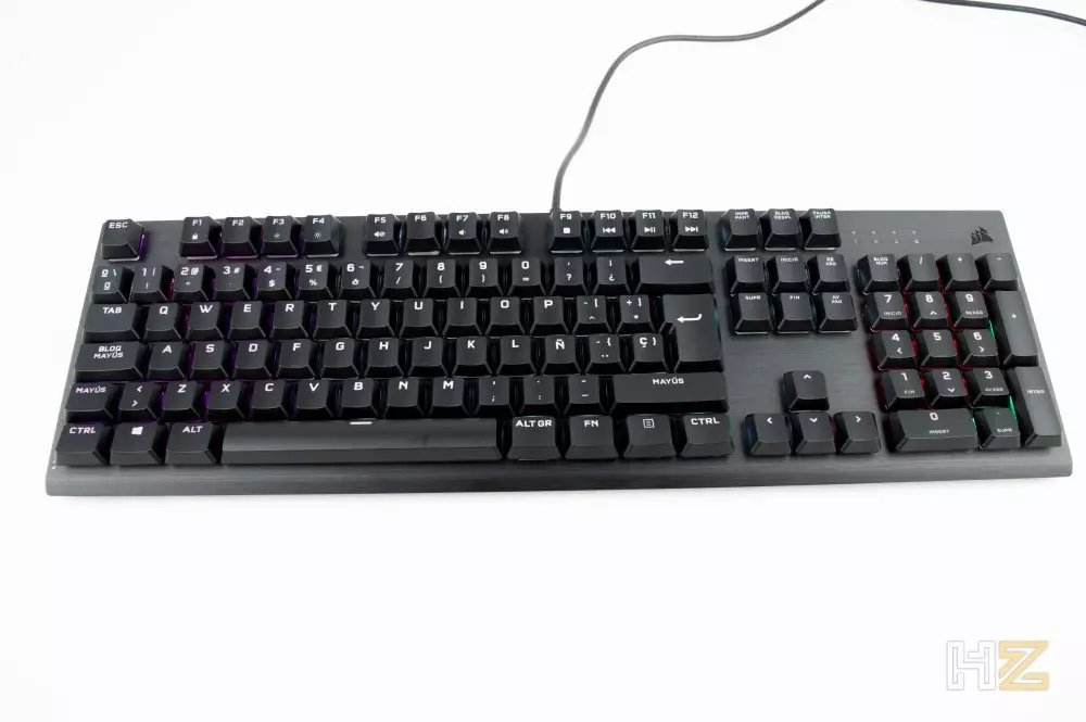 Profil bas CORSAIR K60 RGB PRO