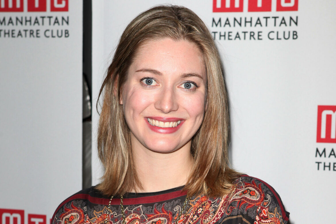 Is Zoe a good mid Laner?