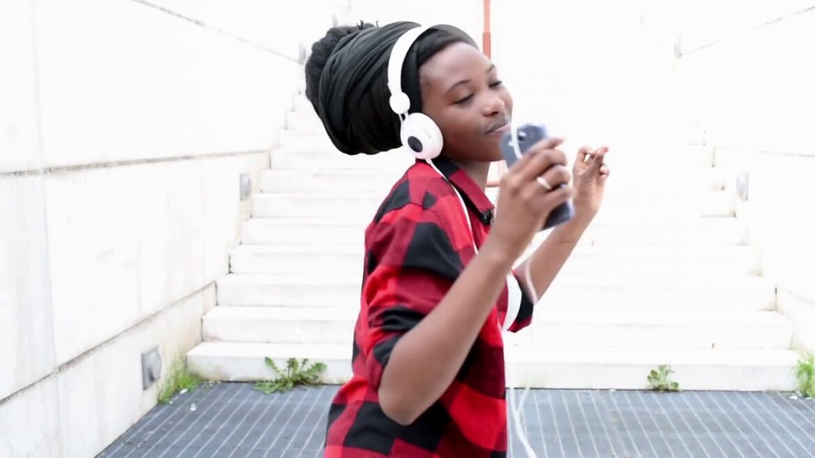 How many players does it take to beat Deoxys?