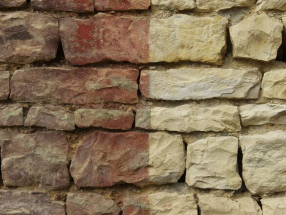 Comment durcir une pierre friable ?
